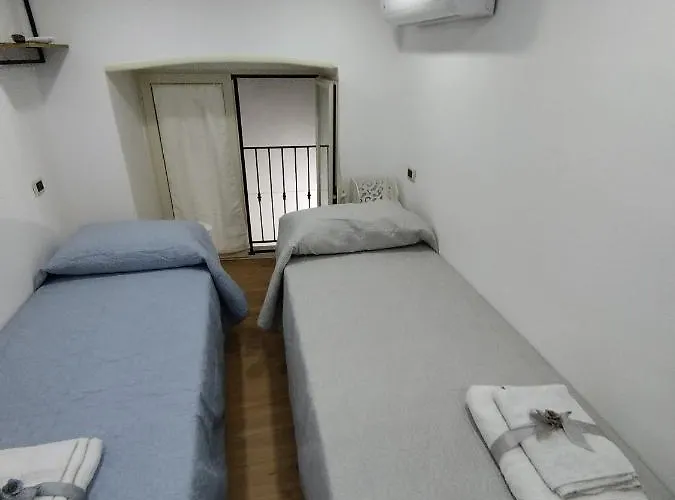 Il Conte A Casa Daire *