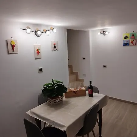 Il Conte A Casa Неаполь