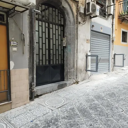Il Conte A Casa * Neapel